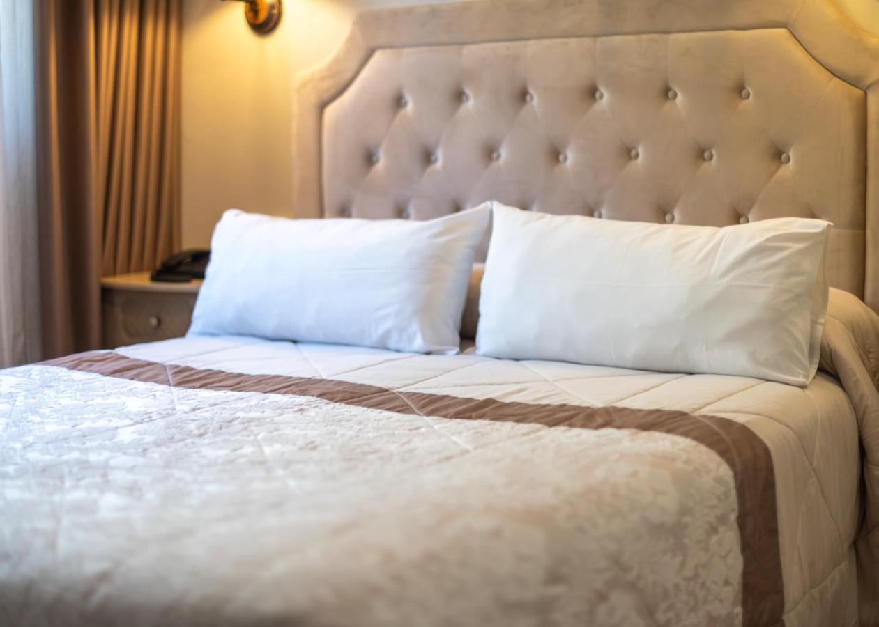 Logis Hotel Restaurante La Casa De Juansabeli Аренас-де-Кабралес Экстерьер фото