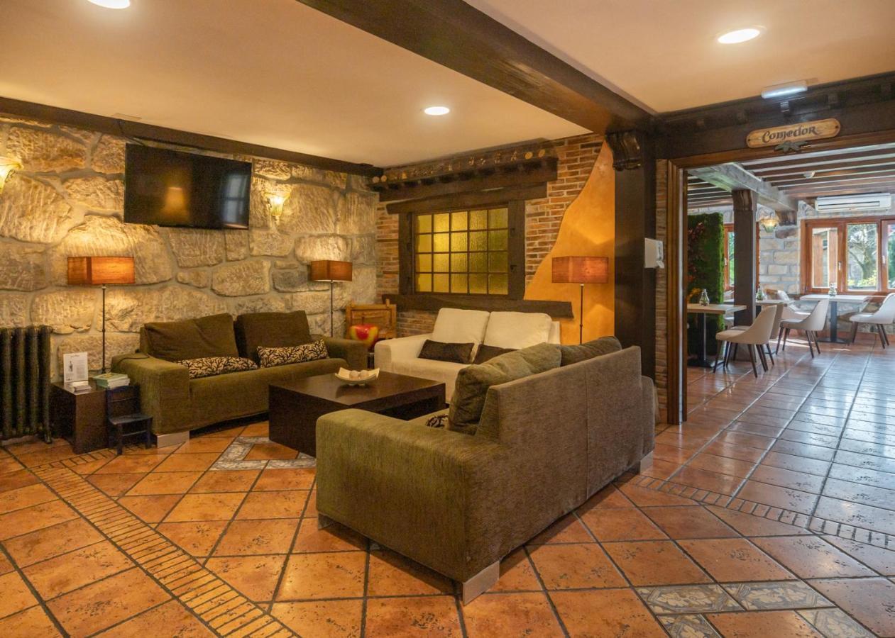 Logis Hotel Restaurante La Casa De Juansabeli Аренас-де-Кабралес Экстерьер фото