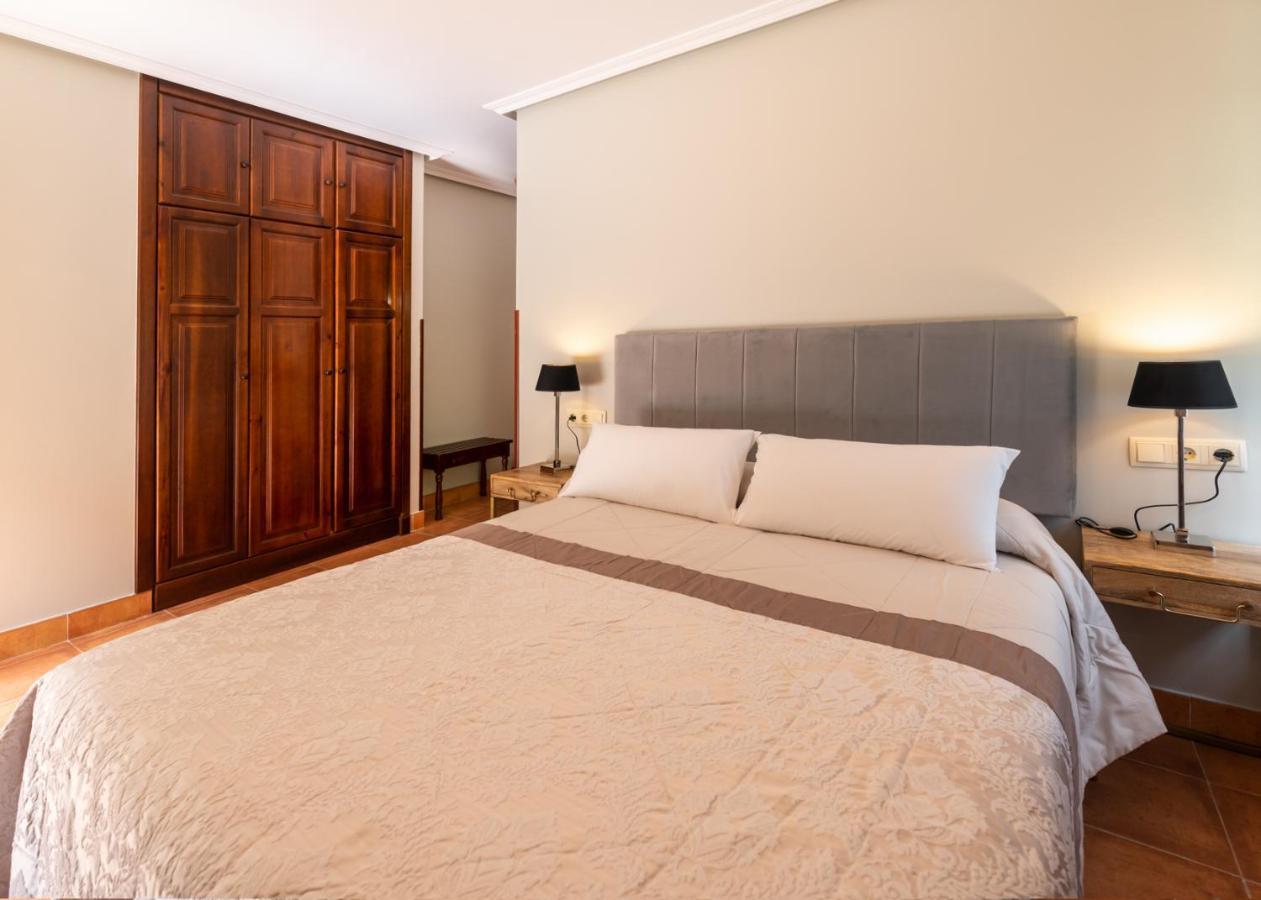 Logis Hotel Restaurante La Casa De Juansabeli Аренас-де-Кабралес Экстерьер фото